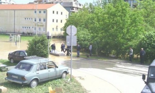 Екипе из Ниша дезинфикују терен у Обреновцу