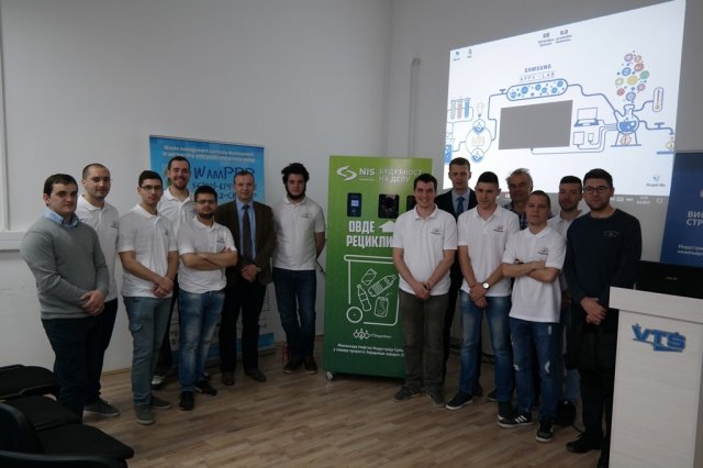 Učenici Visoko tehničke škole strukovnih studija iz Niša izradili mašinu za reciklažu