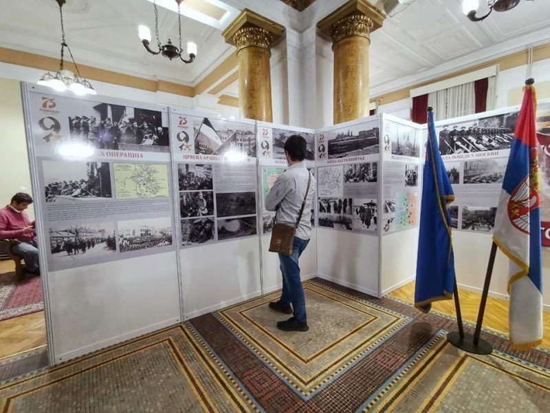 Harčenko posetio izložbu u Nišu, povodom 75 godina od pobede nad fašizmom
