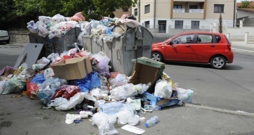 Алармантно стање и страх од заразе у Нишу због блокаде депоније