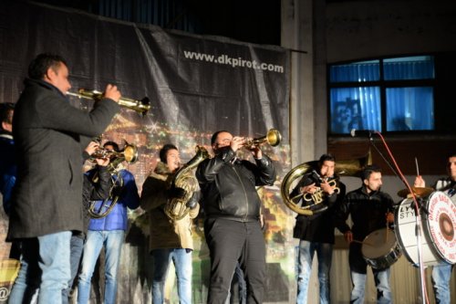 Српска Нова година у Пироту уз одличне трубаче и ватромет