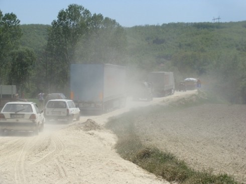 Meštani dva kuršumlijska sela blokirali put ka Kosovu