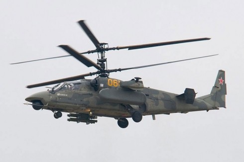 Војни авиони и хеликоптери лете над Лесковцем