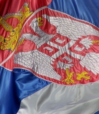 Албанац поцепао Српску заставу