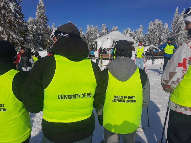 Студенти Факултета спорта у Нишу успешно савладали технику скијања на белим стазама Копаоника