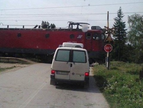 Због крађе каблова блокиран железнички саобраћај код Алексинца