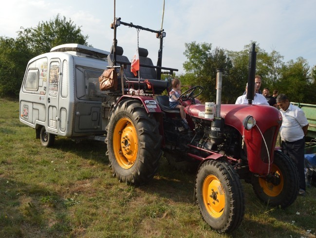 Traktoristi na okupu: Održana prva “Traktorijada“ kraj Leskovca