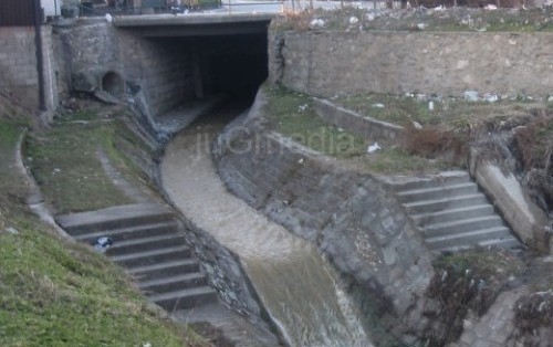 Фондација ,,Каритас“ помаже санацију речних корита у Врању