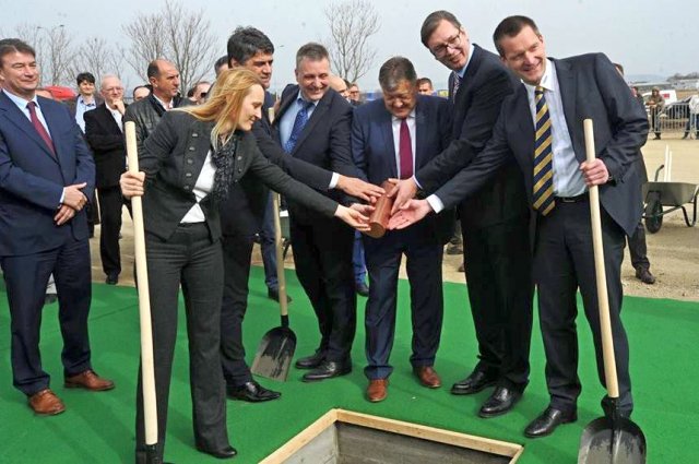 Vučić položio kamen temeljac za fabriku Leoni u Nišu, koja će zaposliti 2.200 ljudi