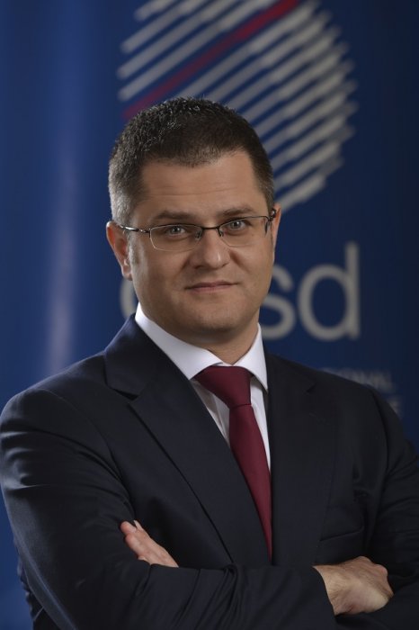 Predsednički izbori: RIK prihvatio više od 15.000 potpisa za kanditaturu Vuka Jeremića