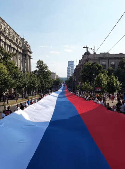 SNS organizovao skup „Srbija jedna porodica“ ispred Doma Narodne skupštine u Beogradu