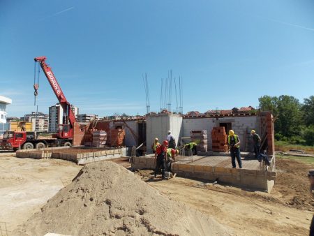 Ubrzana izgradnja zgrade za izbeglice iz BiH i Hrvatske u Prokuplju